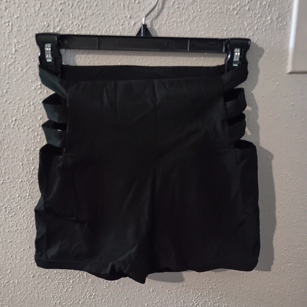 Stylish Black Women's Shorts - Picture 4 of 6